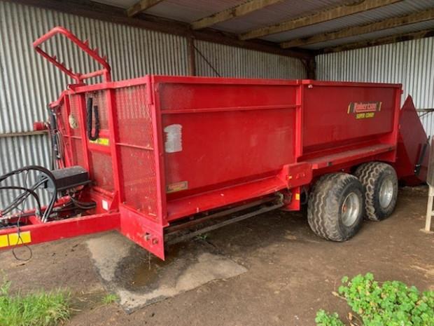 Photo 1. Robertson Super Comby Bale Wagon/Feedout