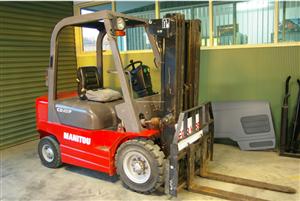 Manitou CD25P Forklift