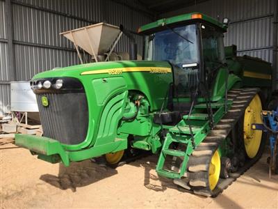 John Deere 8520T tracked tractor