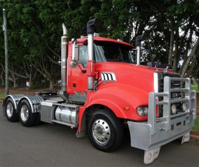 Mack TRIDENT prime mover