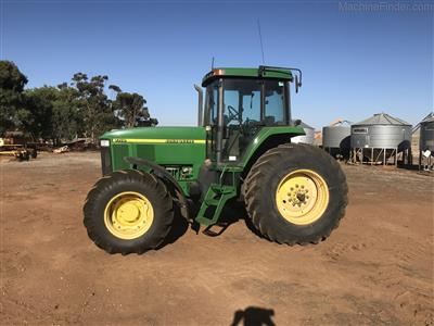 JOHN DEERE 7710 tractor