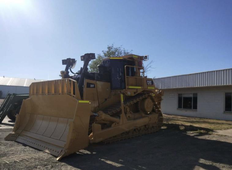 Caterpillar D9T tracked loader