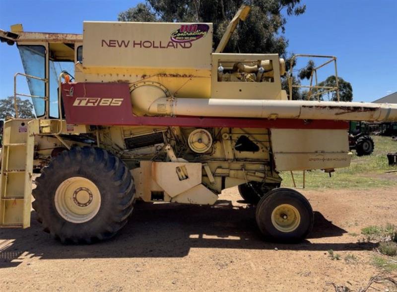New Holland TR85 combine harvester