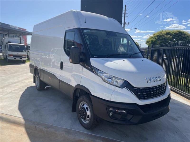 Photo 1. Iveco Daily 50C17 truck