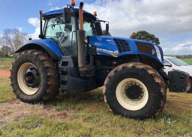 Photo 1. New Holland T8.410 tractor