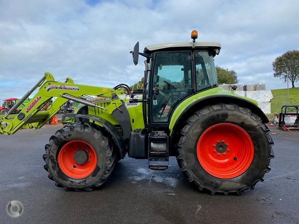 Photo 1. Claas Arion 630 tractor