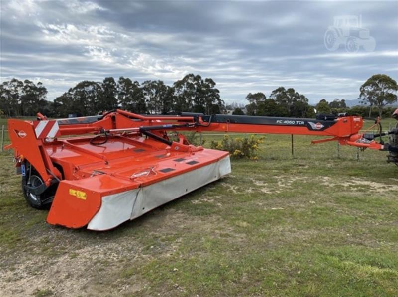 Kuhn FC4060 TCR windrower
