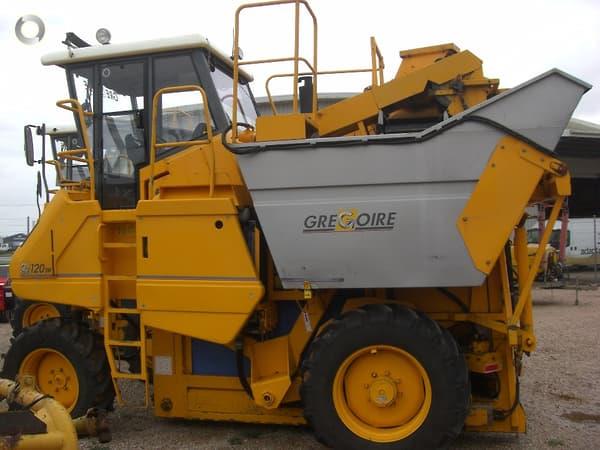 Gregoire G120SW Grape Harvester