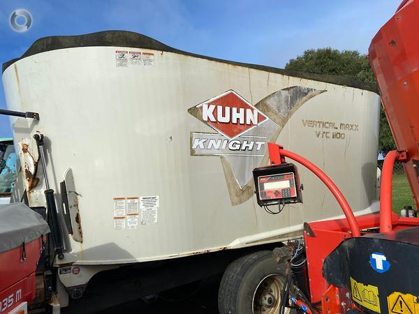 Photo 1. Kuhn VTC1100 mixer wagon