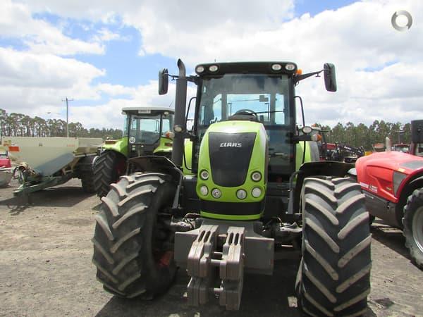 Photo 1. Claas Arion 640 tractor