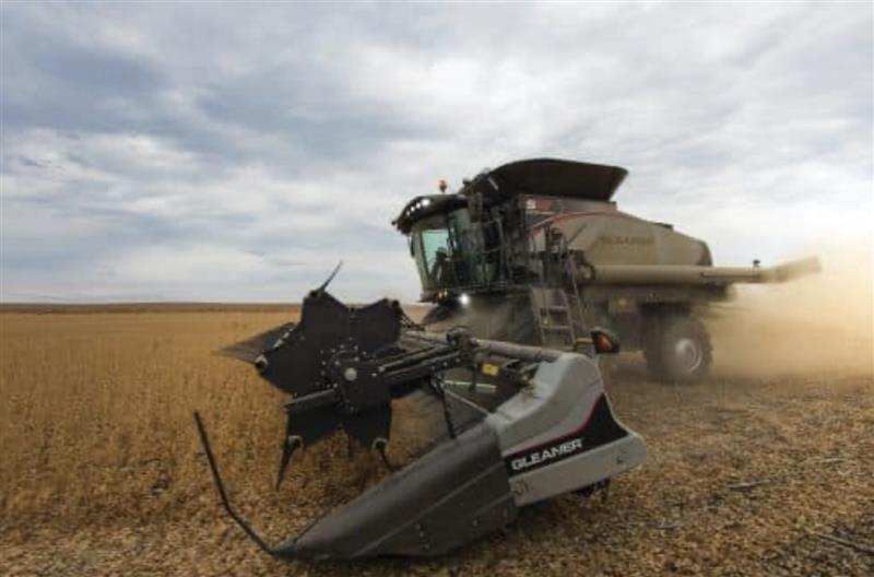 Gleaner S9 combine harvester