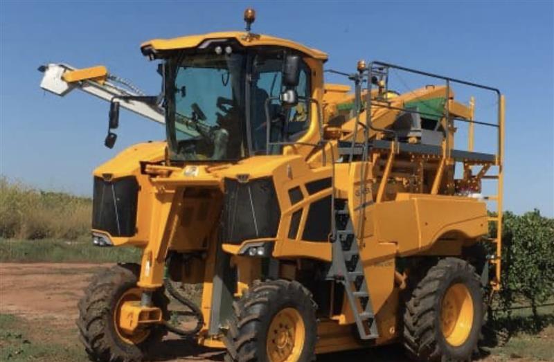 Gregoire GX9.6 combine harvester