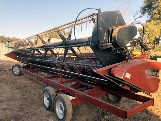 Case IH 2010 25 foot 1010 harvester front
