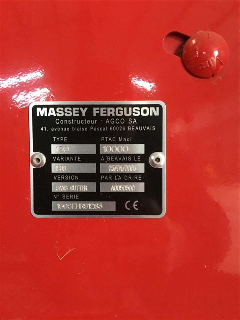 Photo 2. Massey Ferguson 190 190 Square Baler