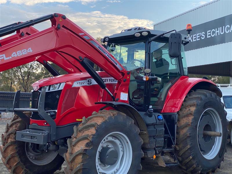 Massey Ferguson 7722 tractor with loader, Tractors Massey Ferguson VIC