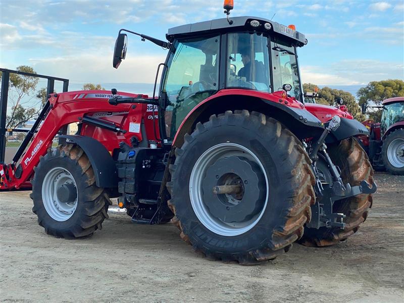 Massey Ferguson 7722 tractor with loader, Tractors Massey Ferguson VIC