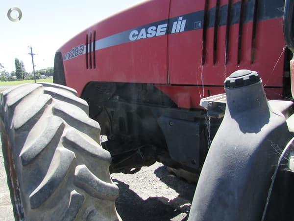 Photo 5. Case IH Magnum 285 tractor