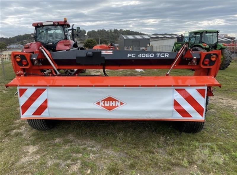 Photo 4. Kuhn FC4060 TCR windrower