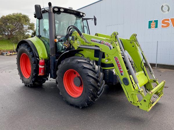 Photo 4. Claas Arion 630 tractor