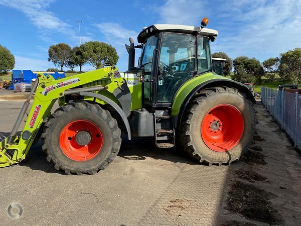 Photo 2. Claas Arion 630 tractor