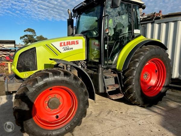 Photo 2. Claas Arion 430 tractor
