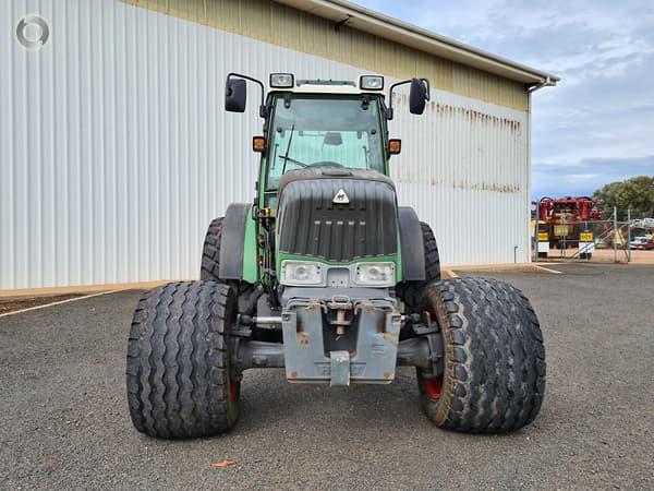 Photo 5. Fendt 211P -110 HP COMPACT tractor
