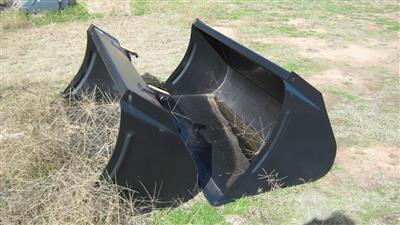 Euro couple loader buckets