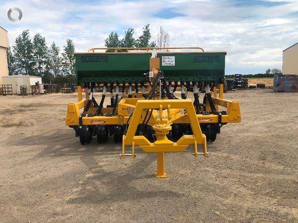 Photo 4. Serafin Ultisow 3.5m 18 Row Combine Trailing Single Disc Seeder