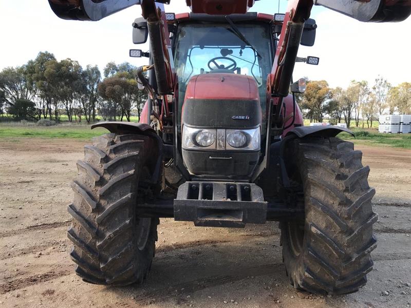 Photo 3. Case IH Maxxum 125 tractor