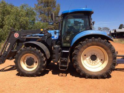 Photo 3. New Holland T7040 tractor