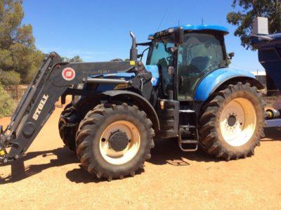Photo 4. New Holland T7040 tractor