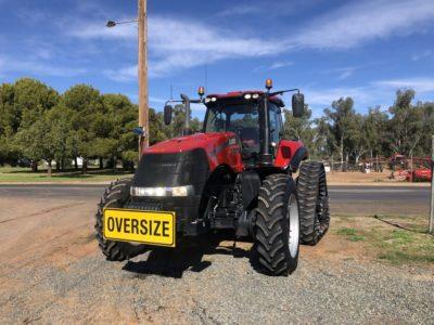 Photo 2. Case IH Magnum 380 CVT rowtrac tracked tractor