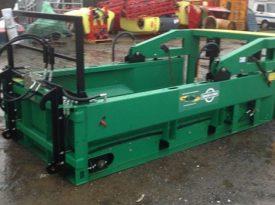 Spread-A-Bale feeder