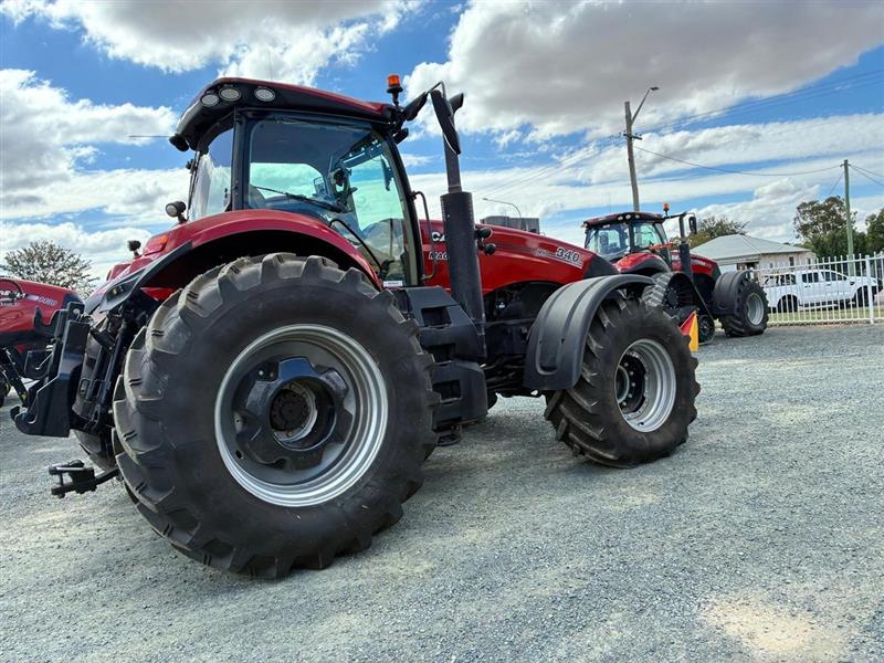 Photo 2. Case IH Magnum 340 tractor