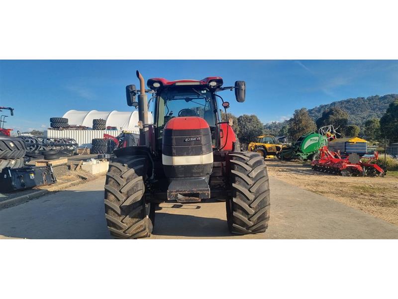 Photo 4. Case IH Puma 225 tractor