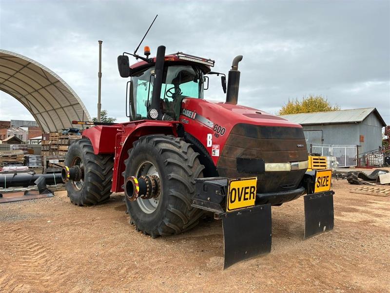 Photo 2. Case IH Steiger 600 tractor