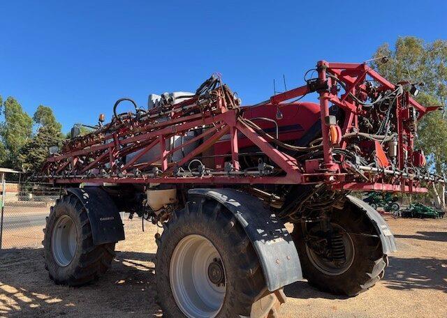 Photo 2. Case IH Patriot 4430 self propelled sprayer