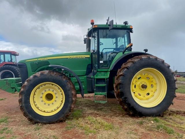 Photo 2. John Deere 8520 tractor