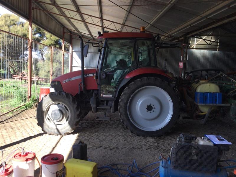 Photo 4. Case IH JX90 tractor