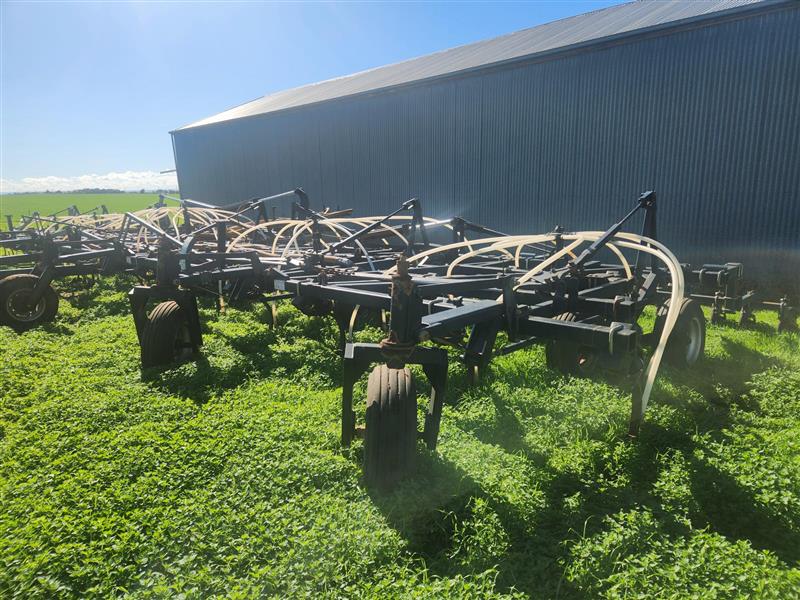 Photo 2. Flexi-Coil ST820 60ft Bar