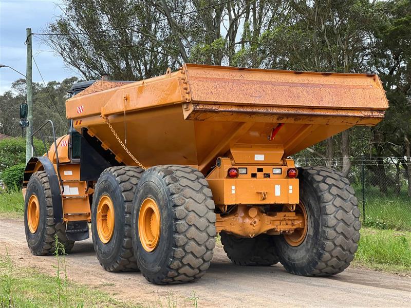 Photo 4. Case 340B 36T articulated all terrain carrier dumper truck