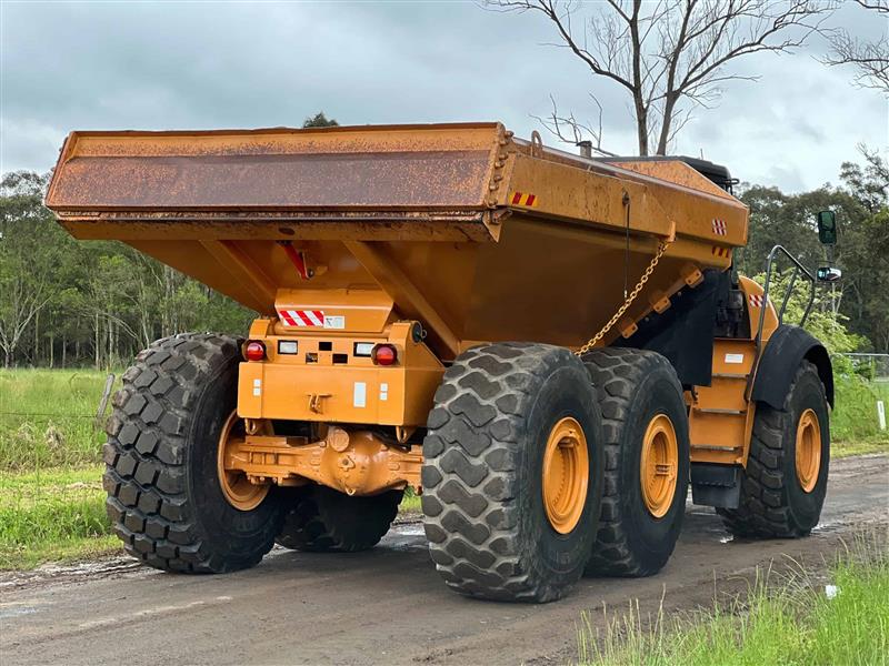 Photo 4. Case 340B 36T articulated all terrain carrier dumper site dump truck
