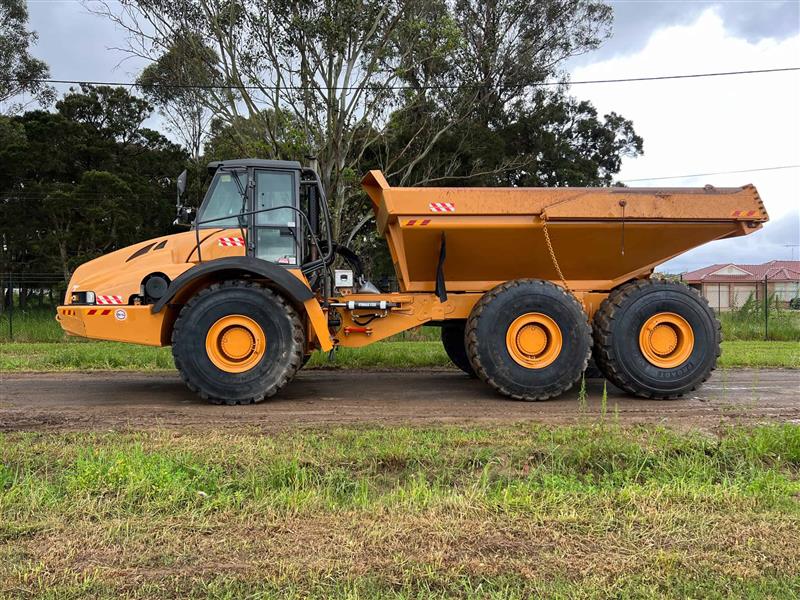 Photo 5. Case 340B 36T articulated all terrain carrier dumper site dump truck