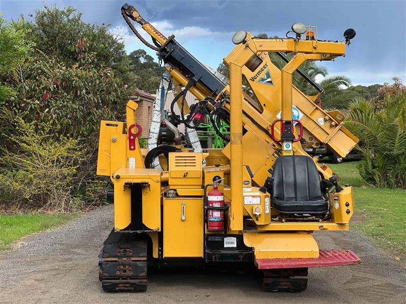 Photo 3. Vermeer PD10 tracked post rammer