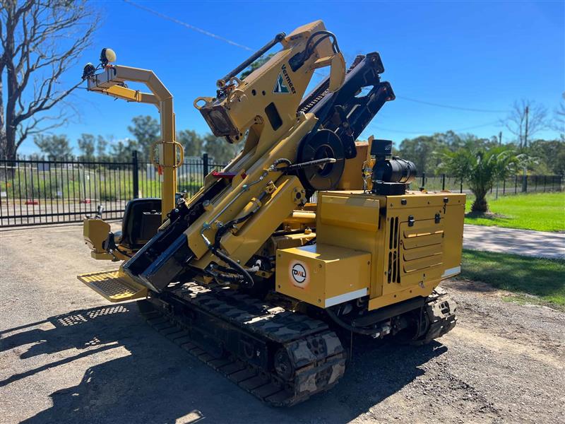 Photo 2. Vermeer PD10 tracked post rammer