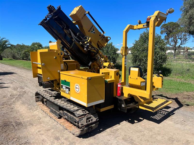 Photo 5. Vermeer PD10 tracked post rammer