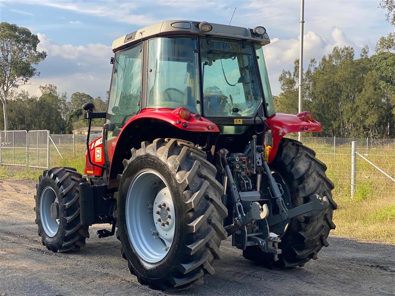 Photo 2. Massey Ferguson 5420 a/c cabin tractor