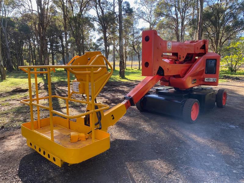 Photo 2. JLG N40E electric 12.2M boom scissor lift elevated work platform
