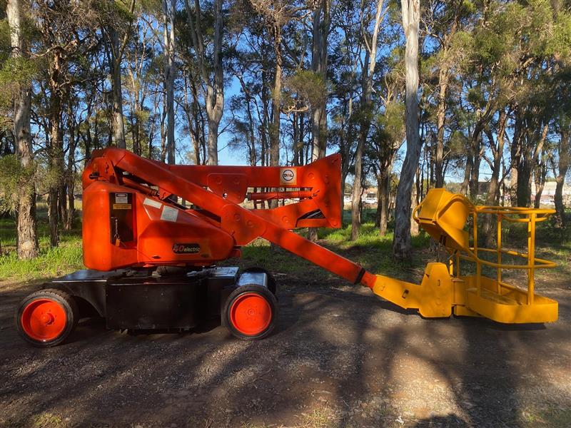 Photo 4. JLG N40E electric 12.2M boom scissor lift elevated work platform