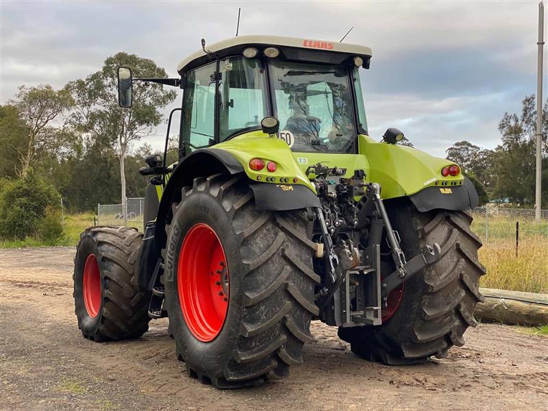 Photo 2. Claas Axion 840 4wd tractor